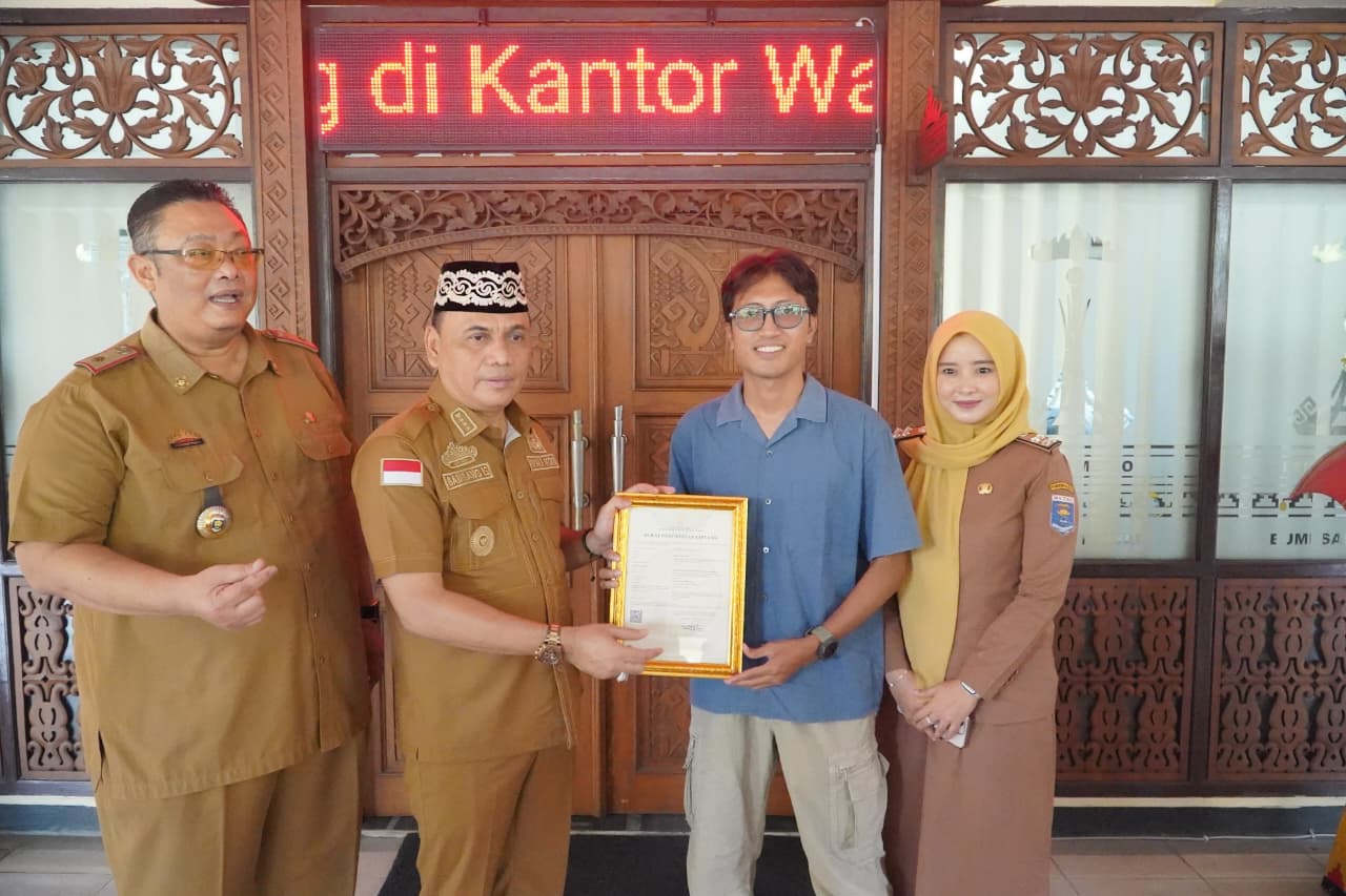 Penyerahan Surat Pencatatan Ciptaan dengan Walikota